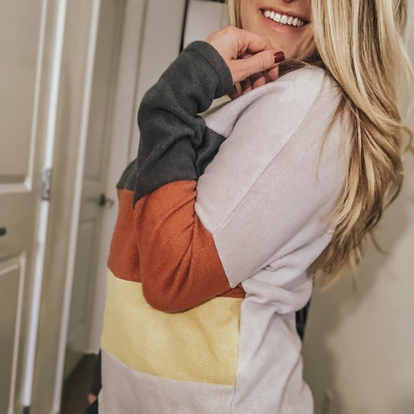 Karen Color Block Knit Top - Picture 4 of 4